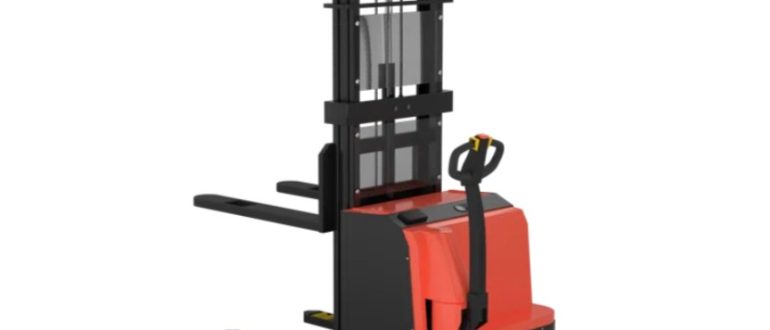 Электрические самоходные штабелеры для малого бизнеса: когда выгоднее купить, а не арендовать технику
