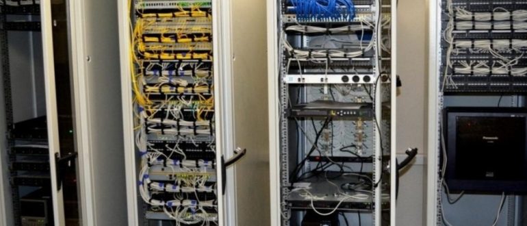 Телекоммуникационный шкаф: как грамотно организовать пространство для оборудования